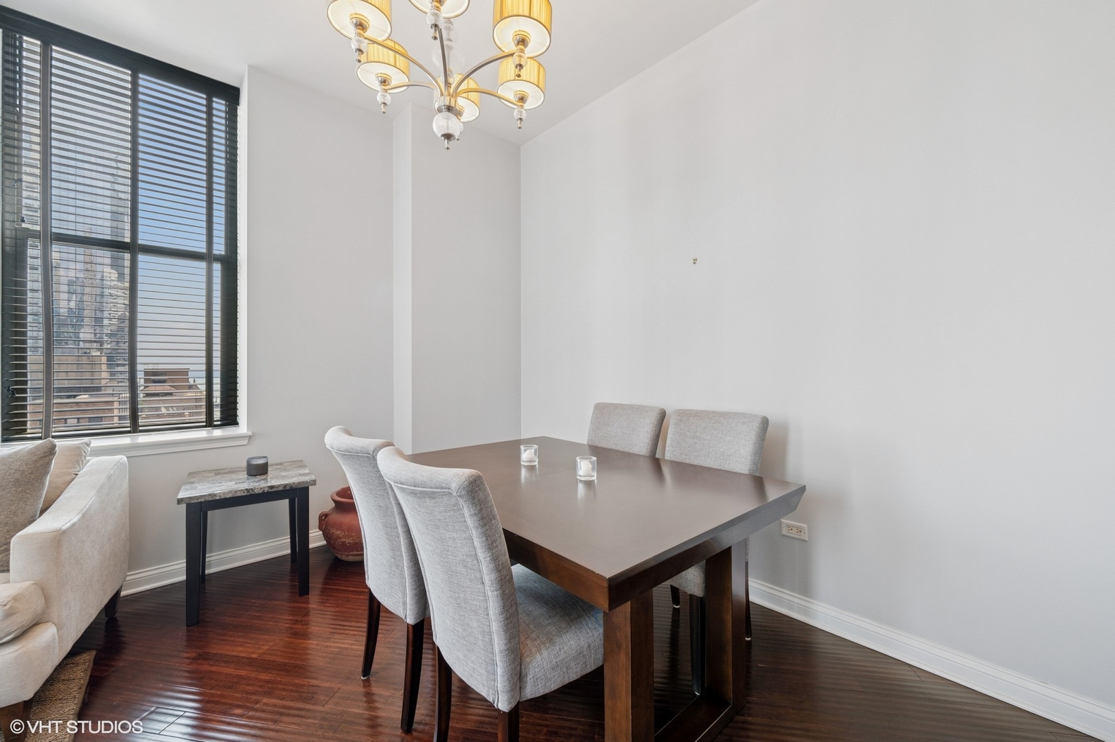 8 W Monroe Street Unit: 1907