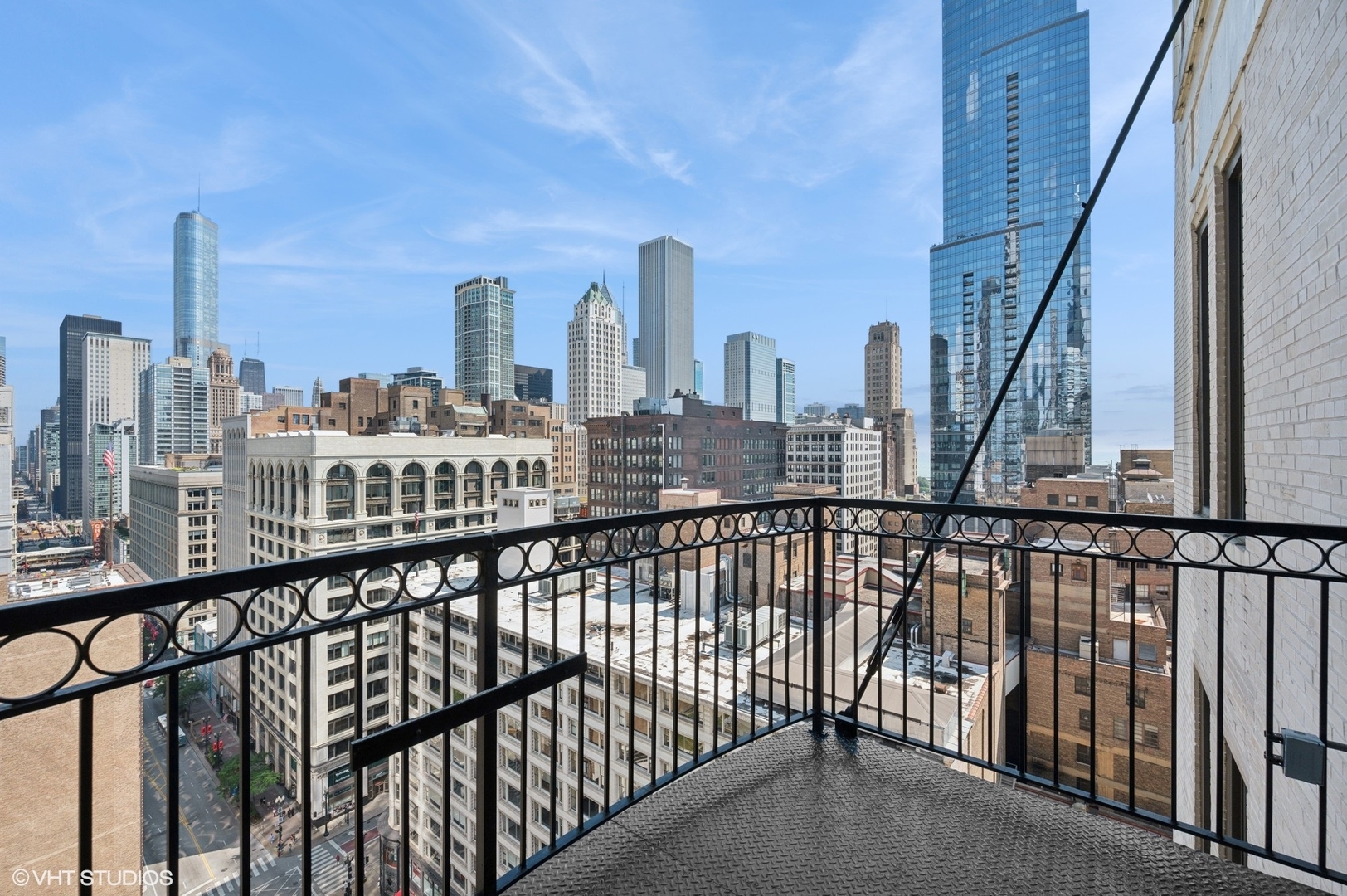 8 W Monroe Street Unit: 1907