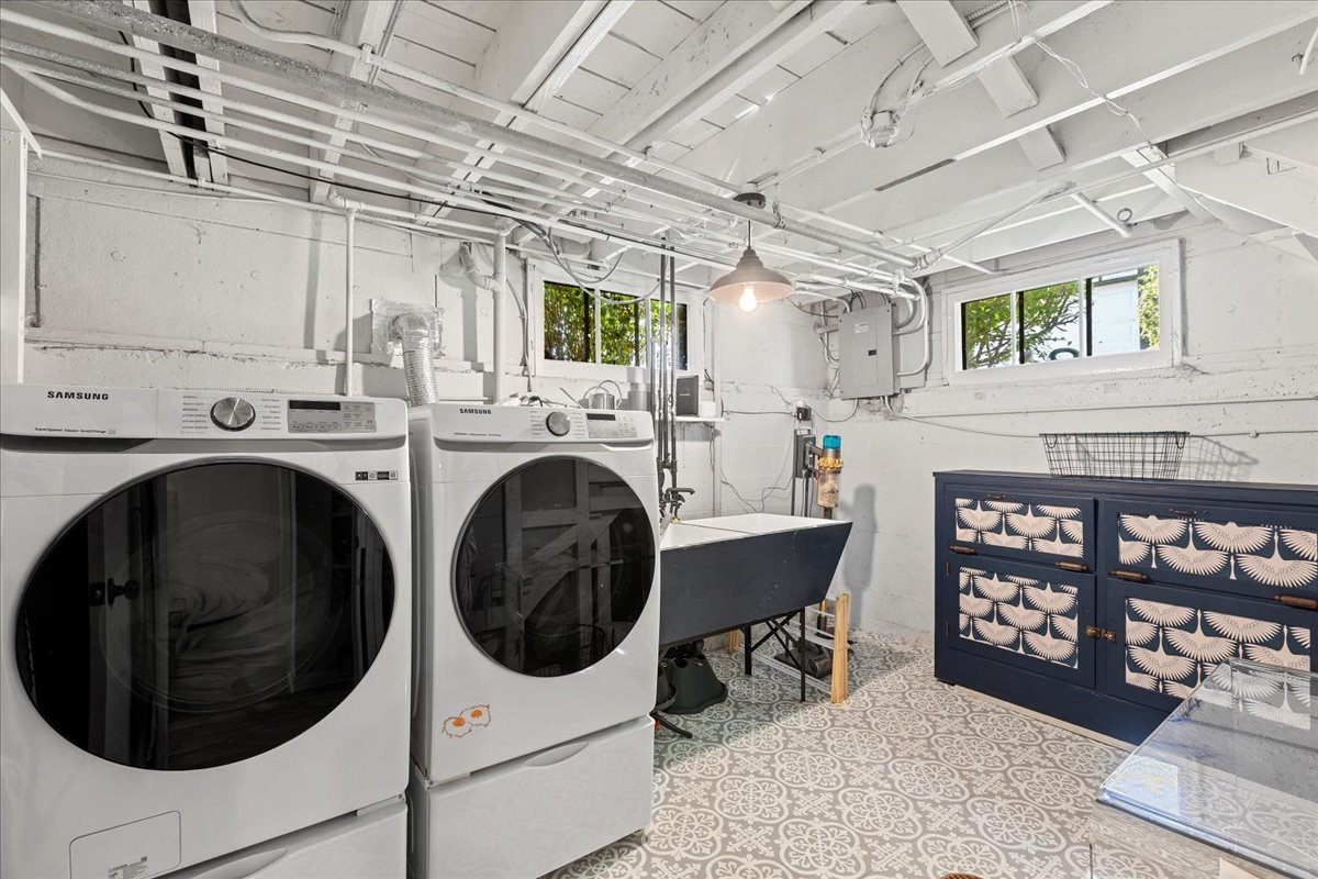 600 Broadview Avenue