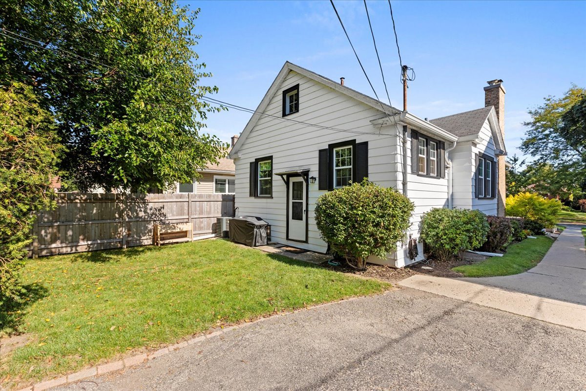 600 Broadview Avenue