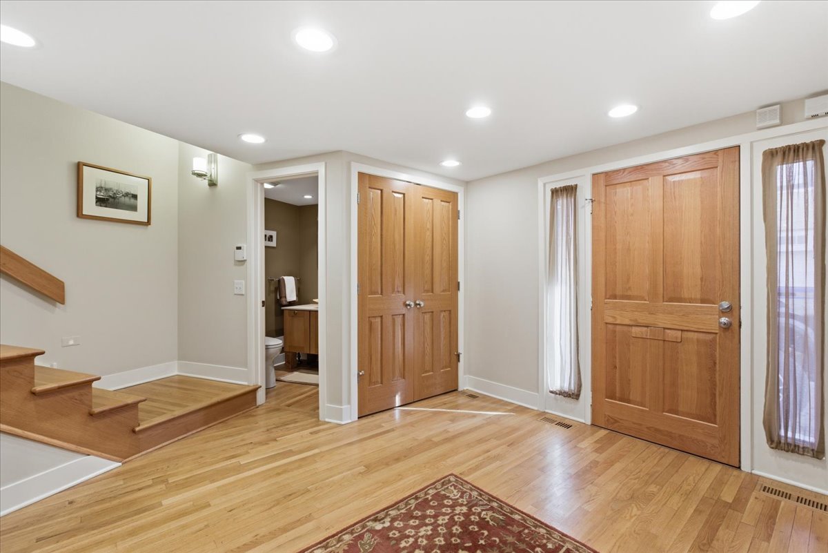950 W Berwyn Avenue Unit: 9