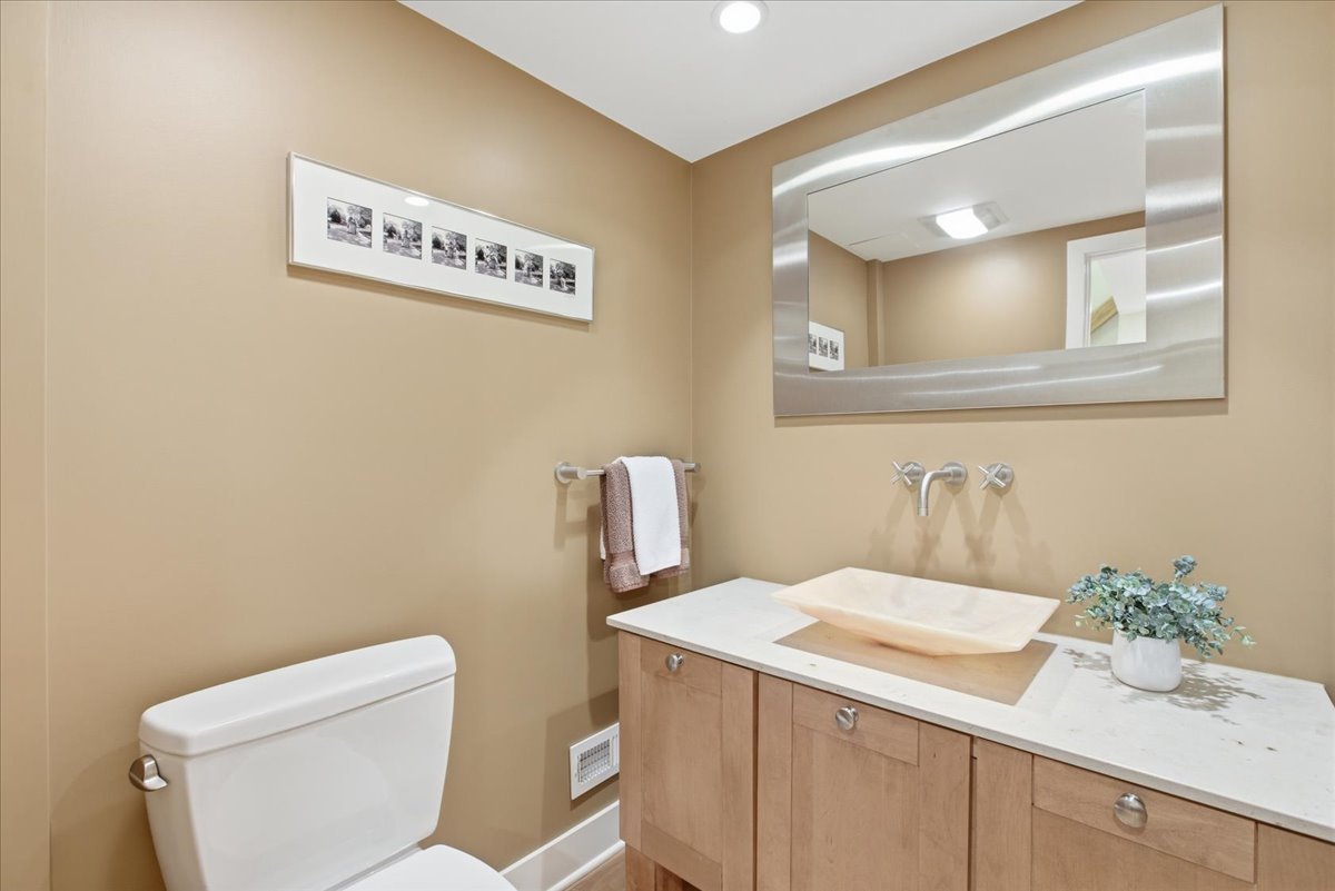 950 W Berwyn Avenue Unit: 9