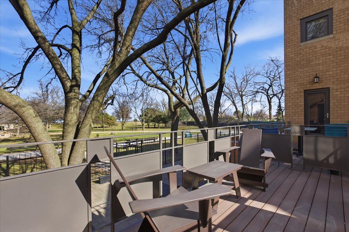 950 W Berwyn Avenue Unit: 9