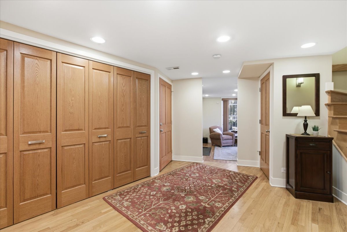 950 W Berwyn Avenue Unit: 9