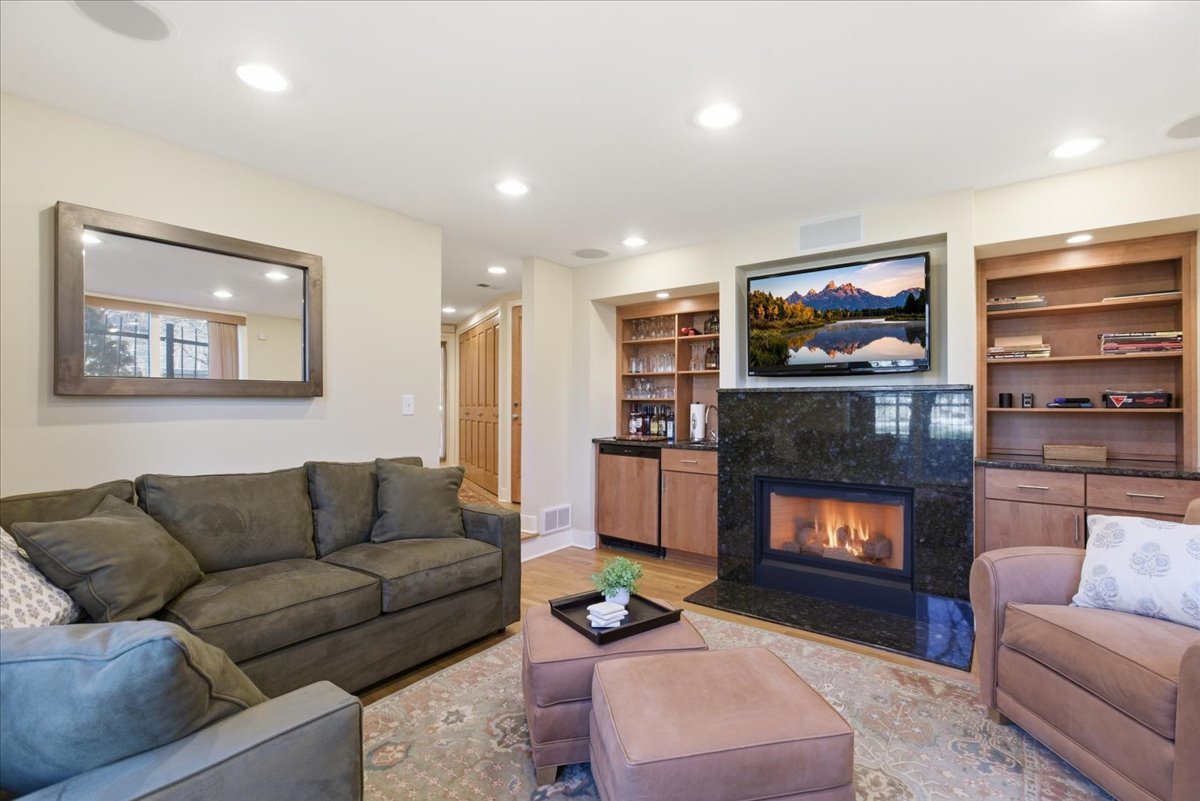 950 W Berwyn Avenue Unit: 9