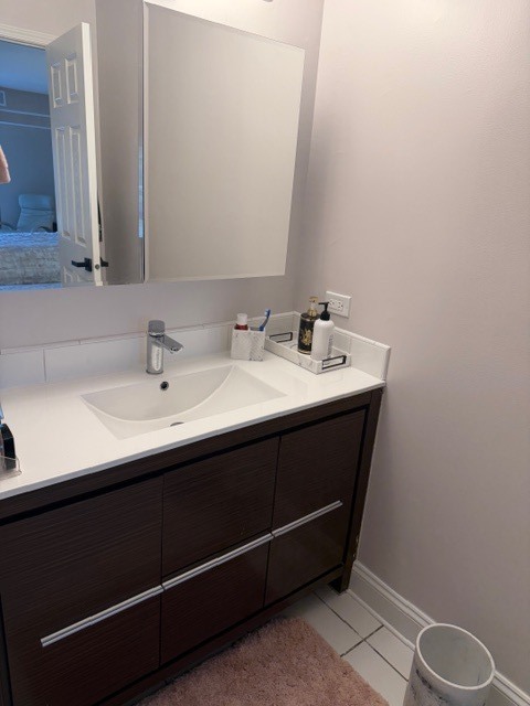 1738 Chicago Avenue Unit: 402