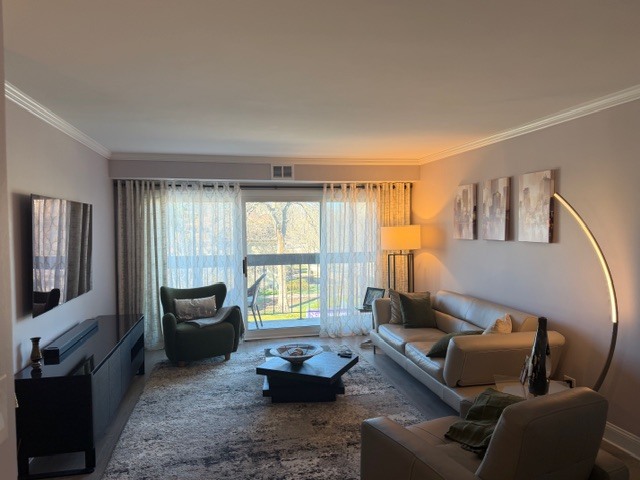 1738 Chicago Avenue Unit: 402