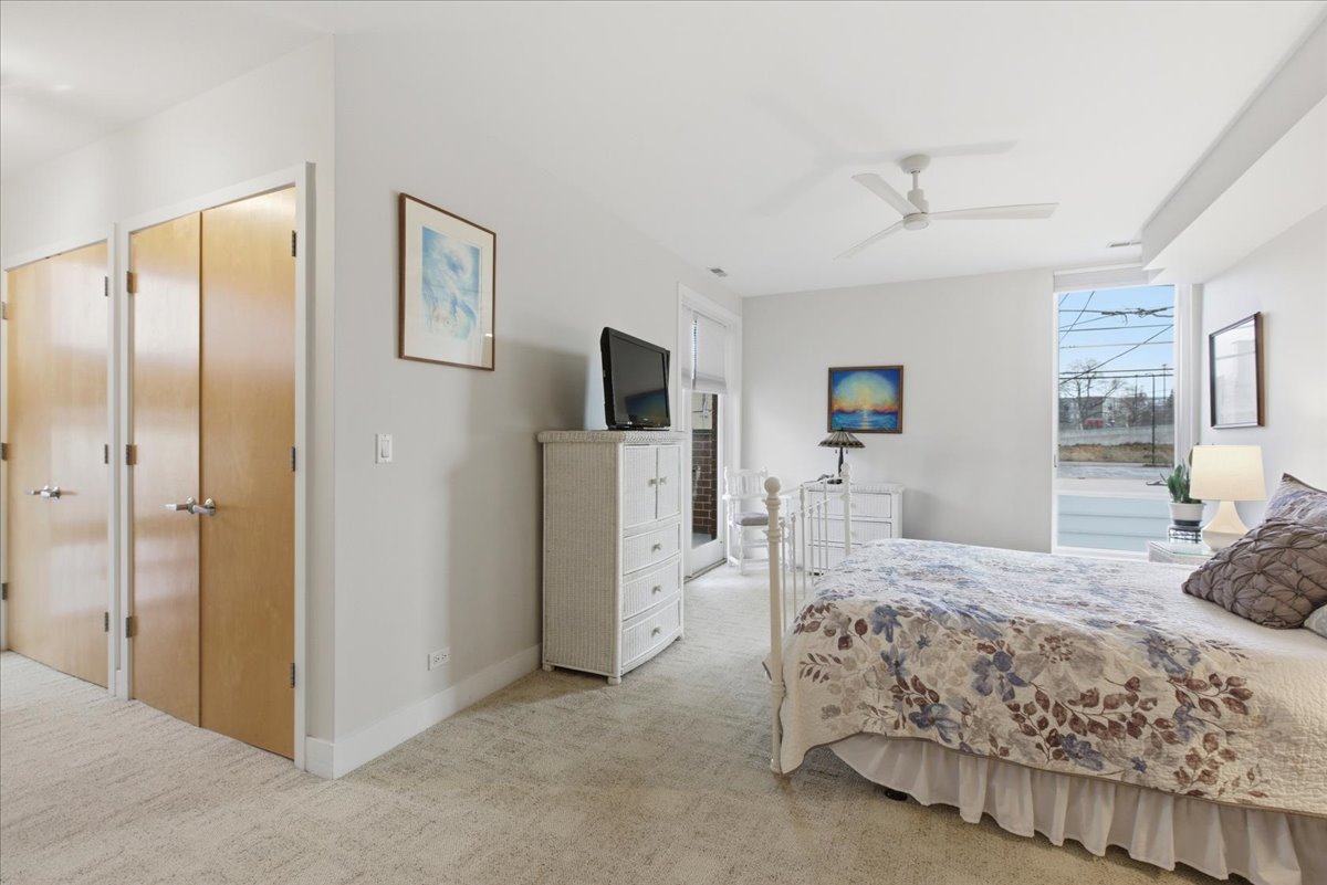 2515 Prairie Avenue Unit: 1E