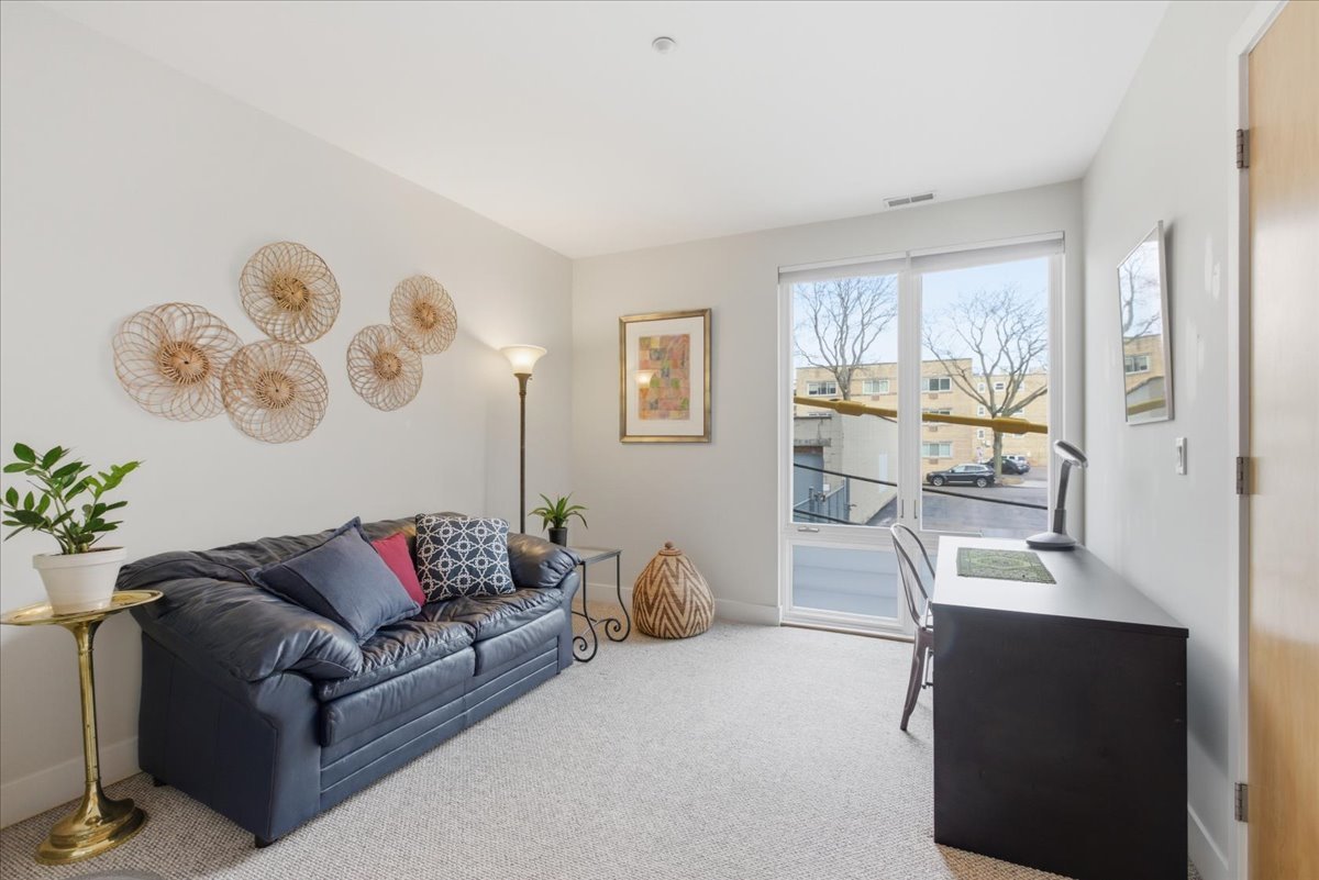 2515 Prairie Avenue Unit: 1E