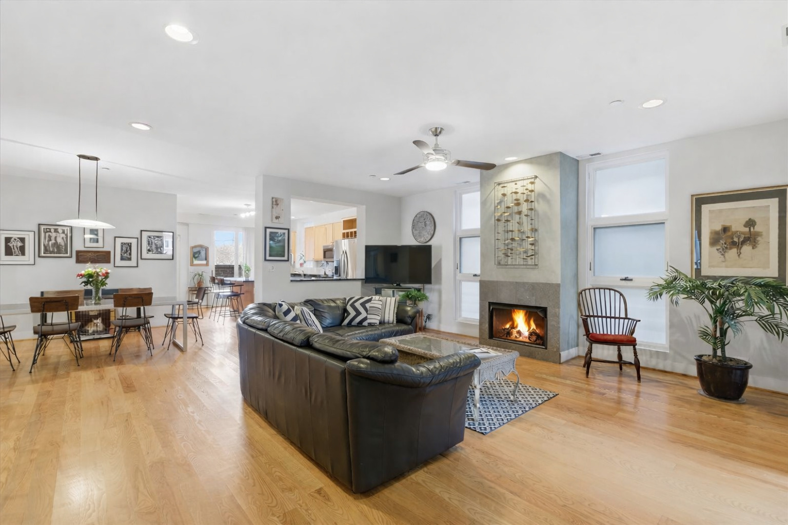 2515 Prairie Avenue Unit: 1E