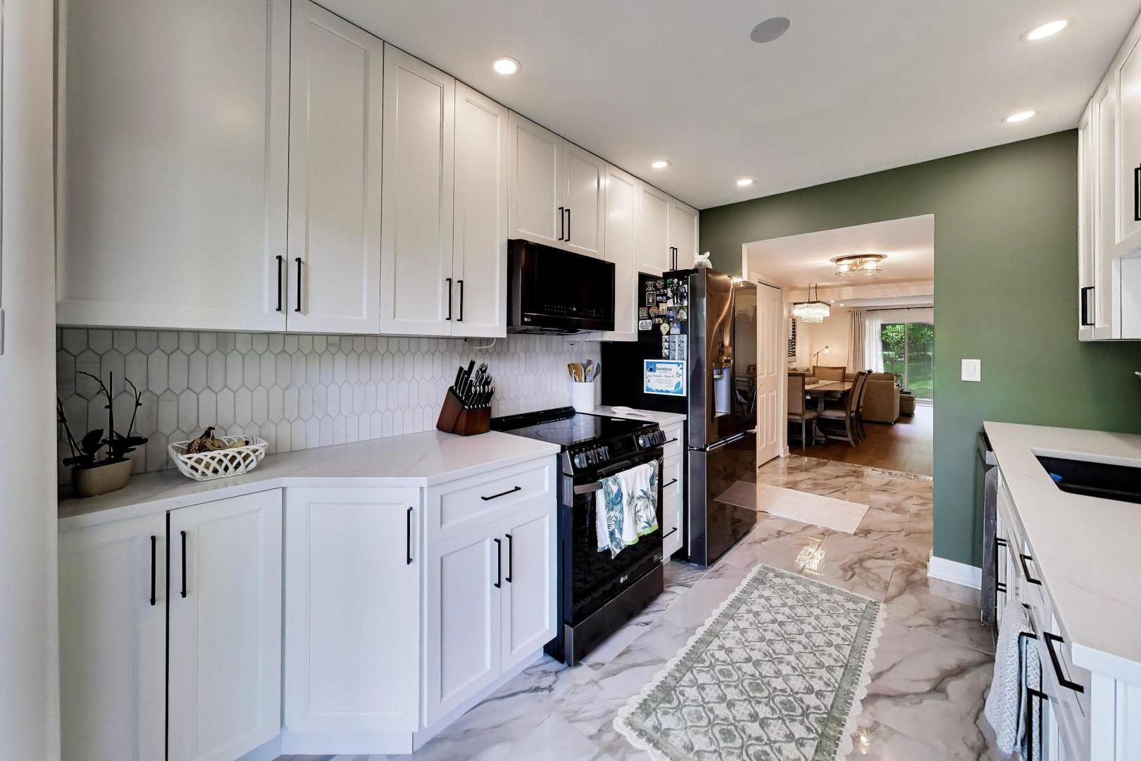 1714 Northfield Square Unit: B