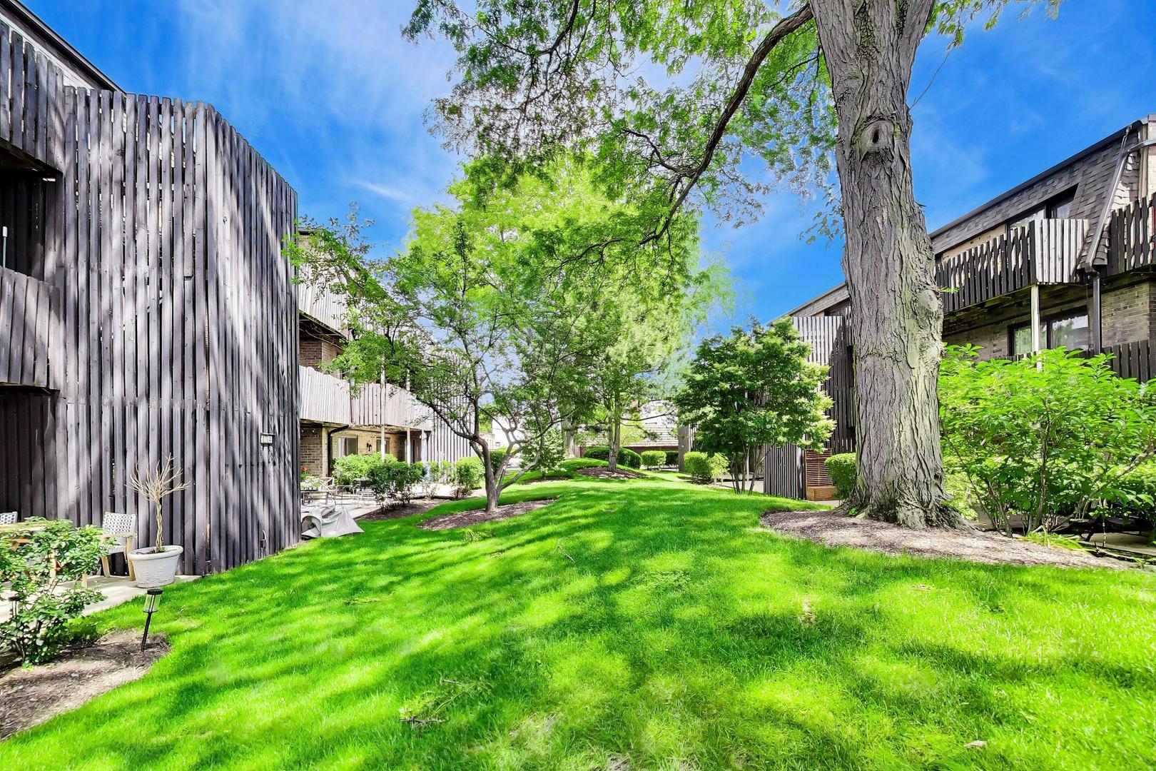 1714 Northfield Square Unit: B