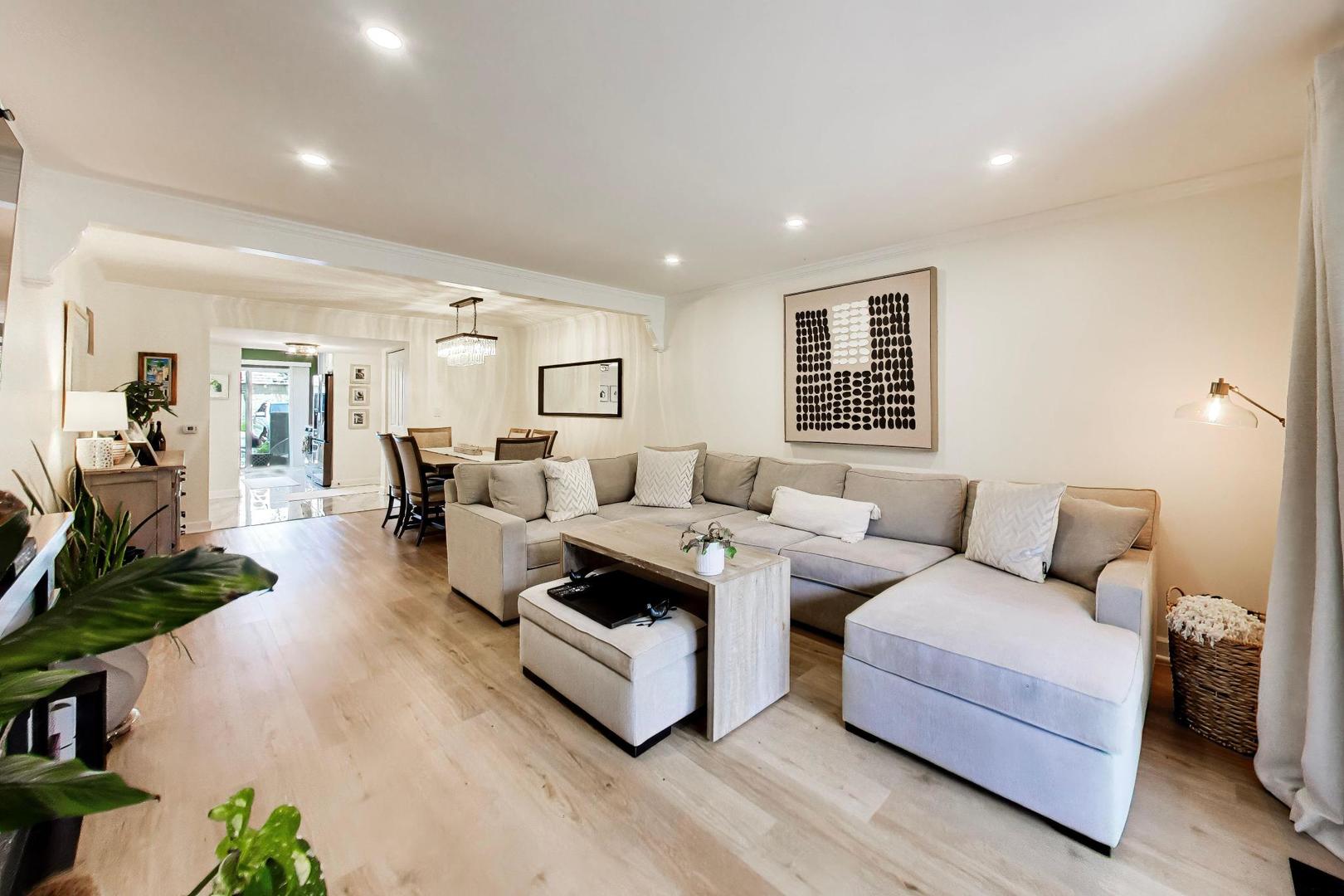 1714 Northfield Square Unit: B