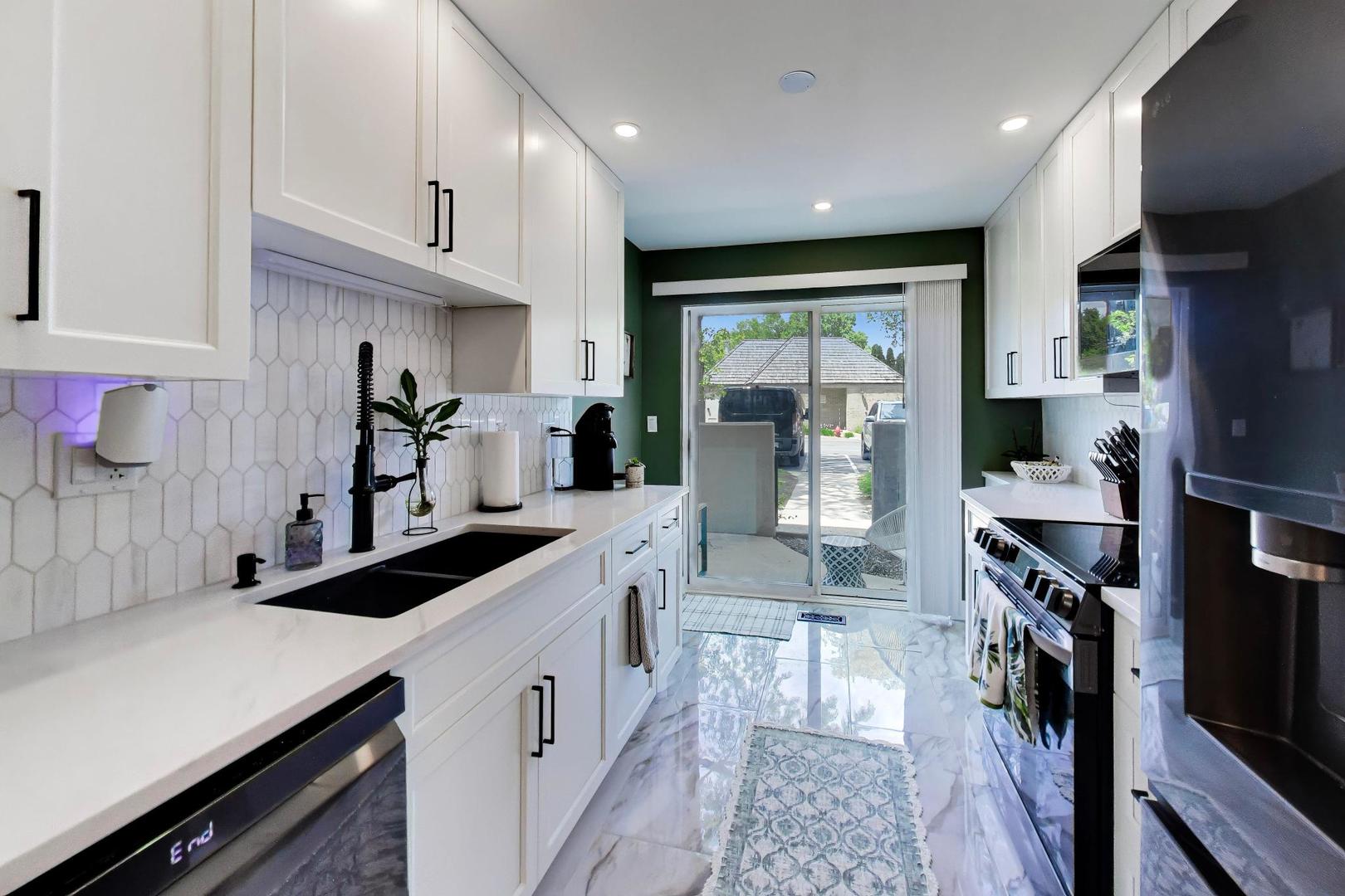 1714 Northfield Square Unit: B