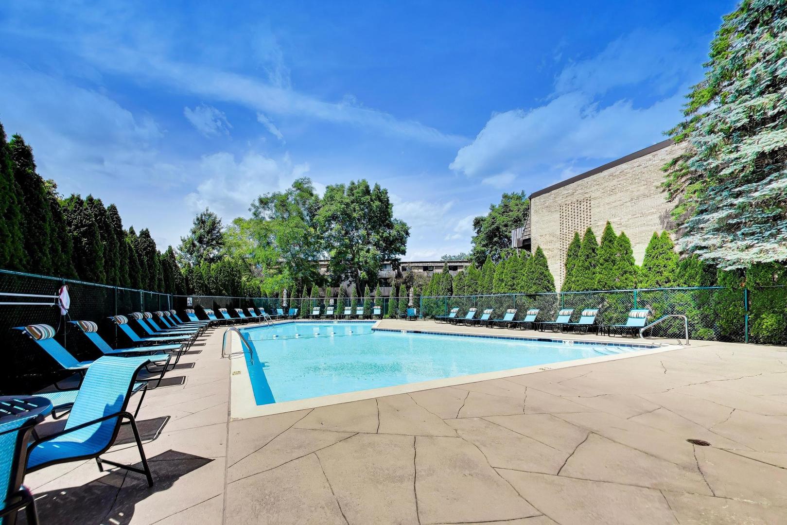 1714 Northfield Square Unit: B
