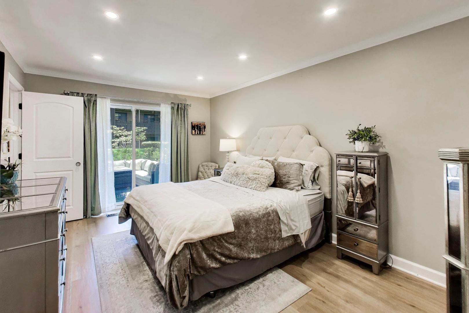 1714 Northfield Square Unit: B