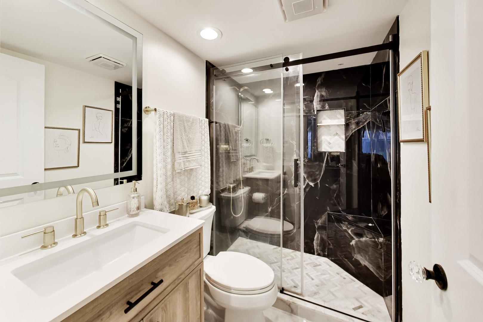 1714 Northfield Square Unit: B