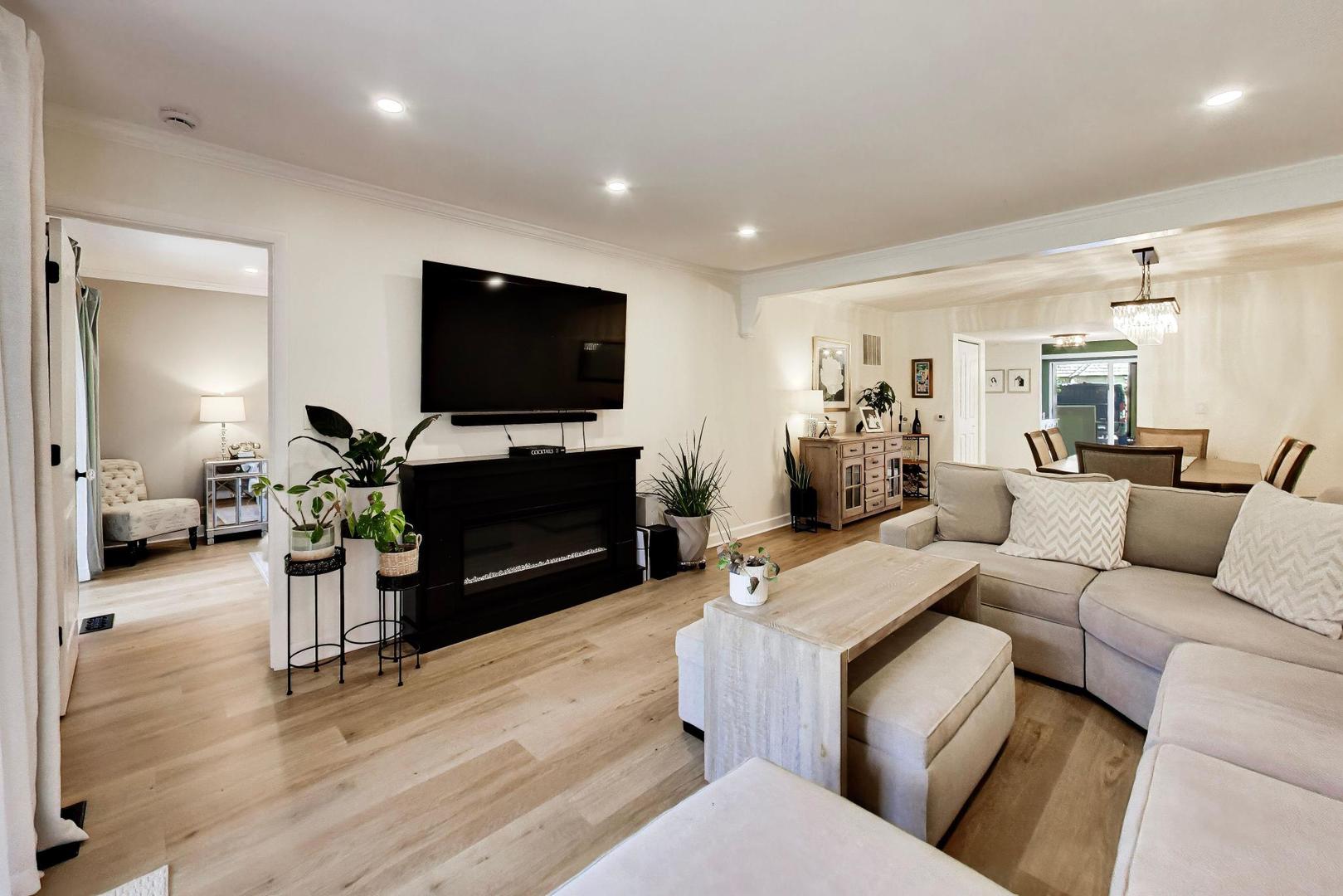 1714 Northfield Square Unit: B