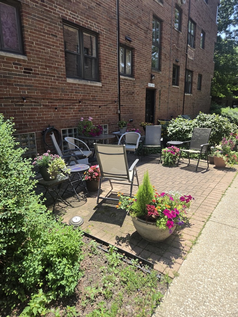 2611 Central Street Unit: 1