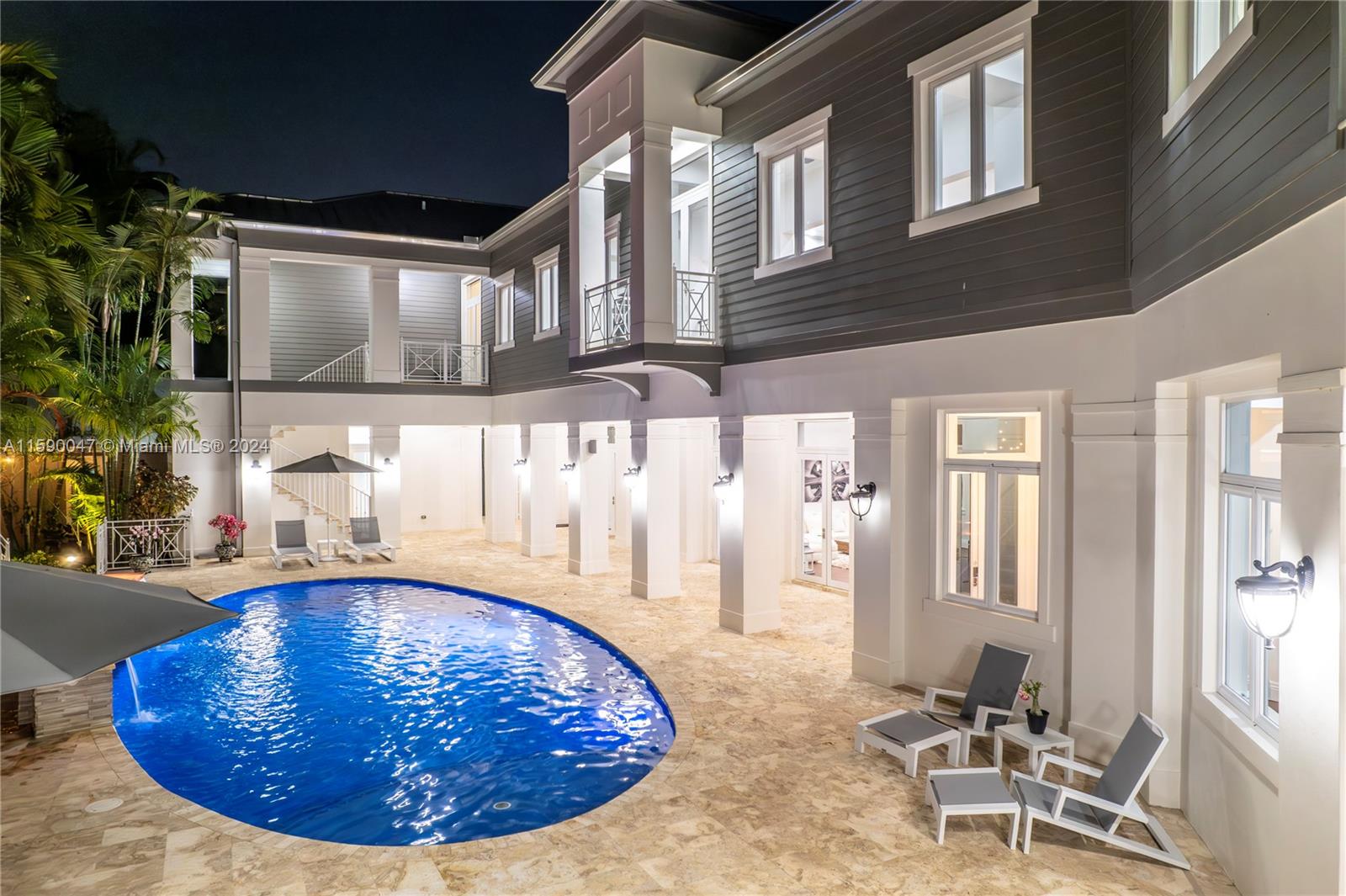 101 Holly Ln