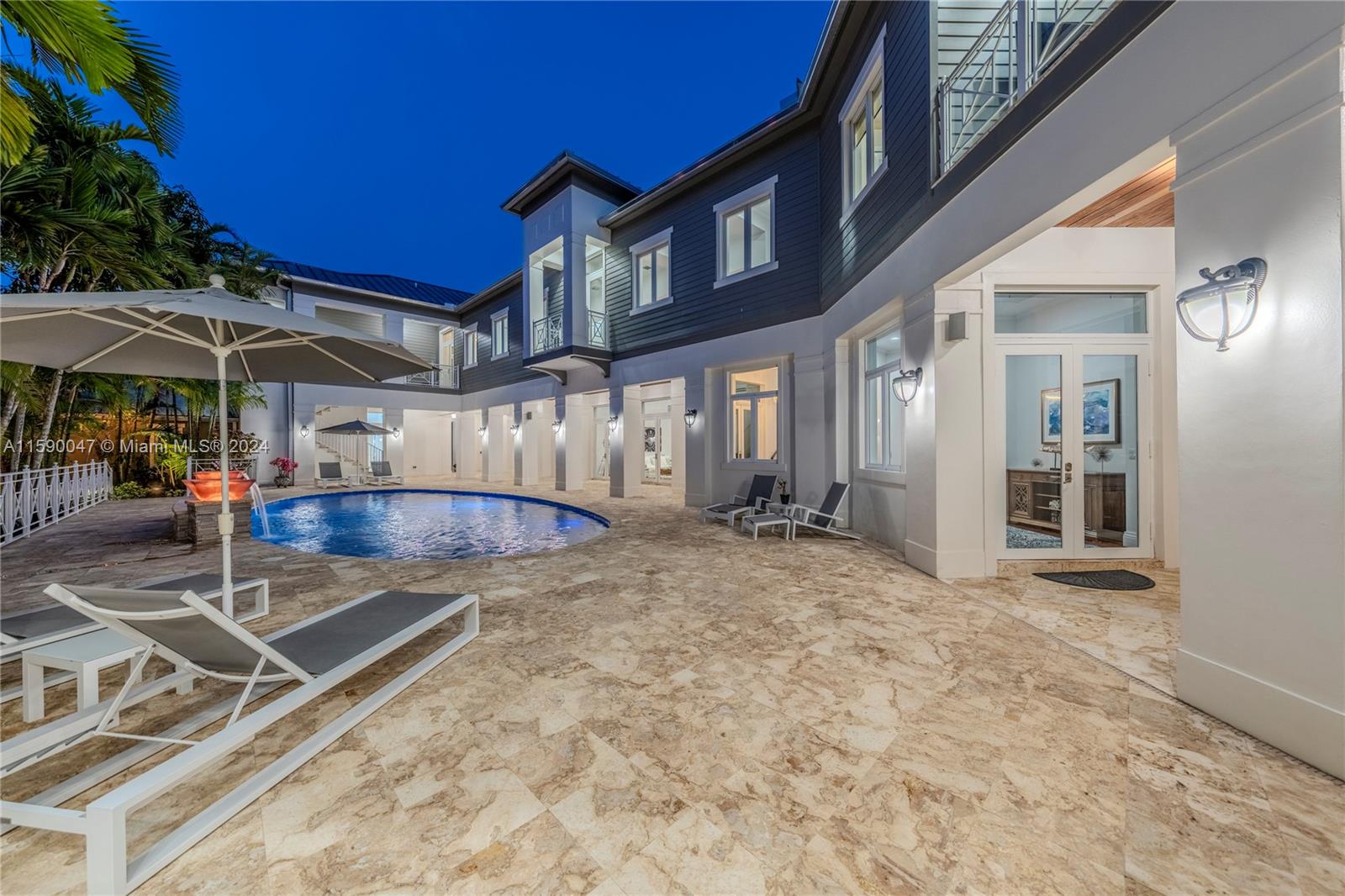 101 Holly Ln