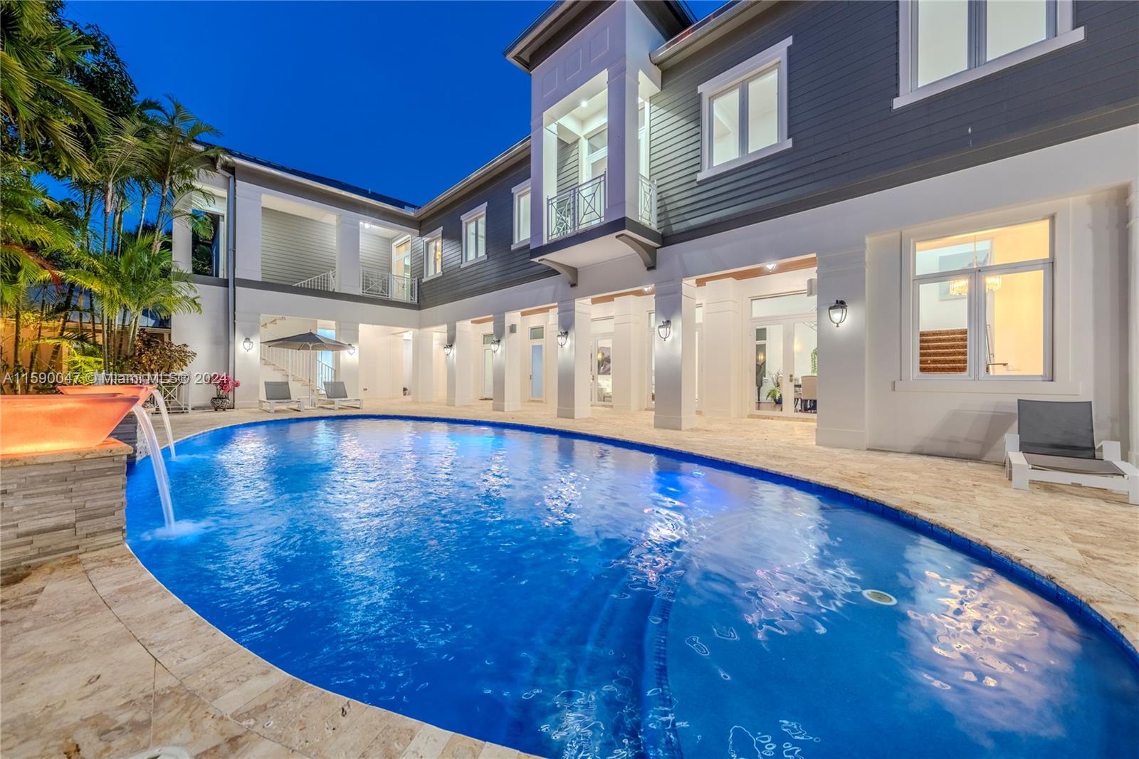 101 Holly Ln