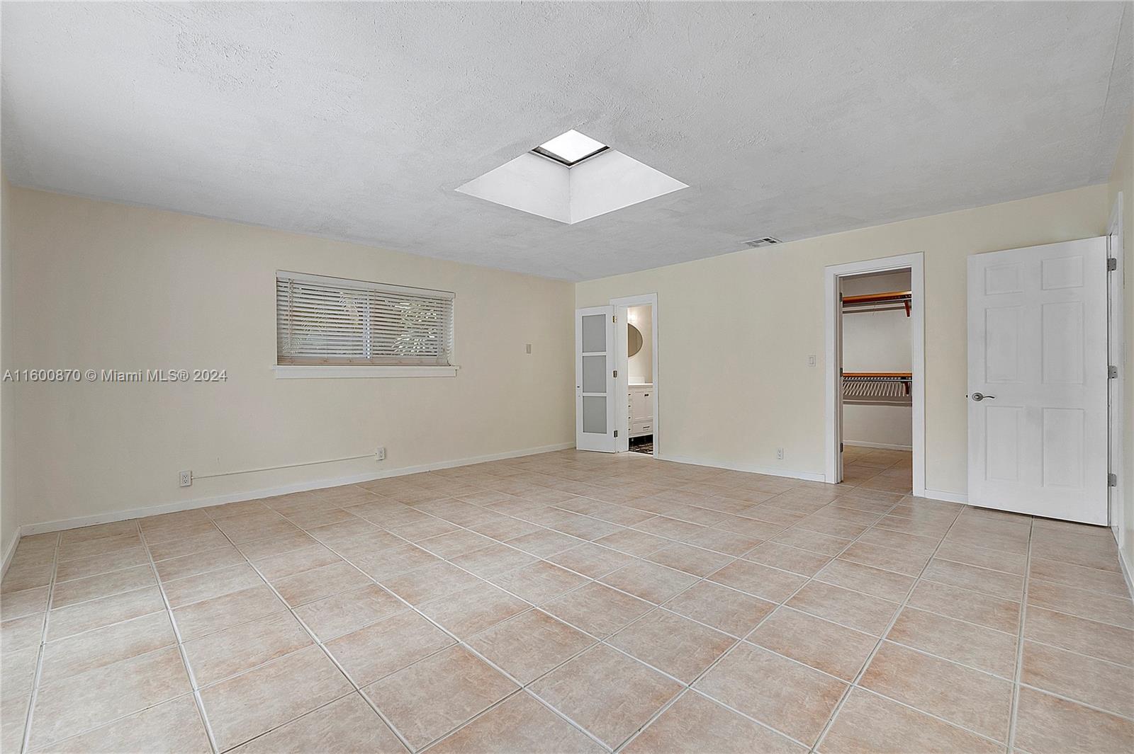 41 Holly Ln