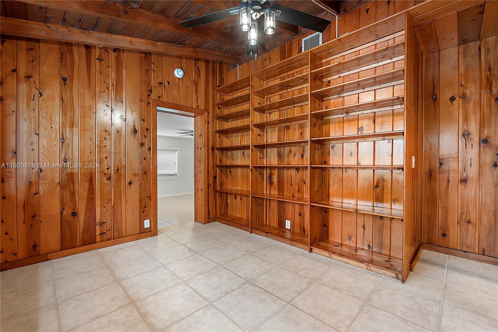 41 Holly Ln