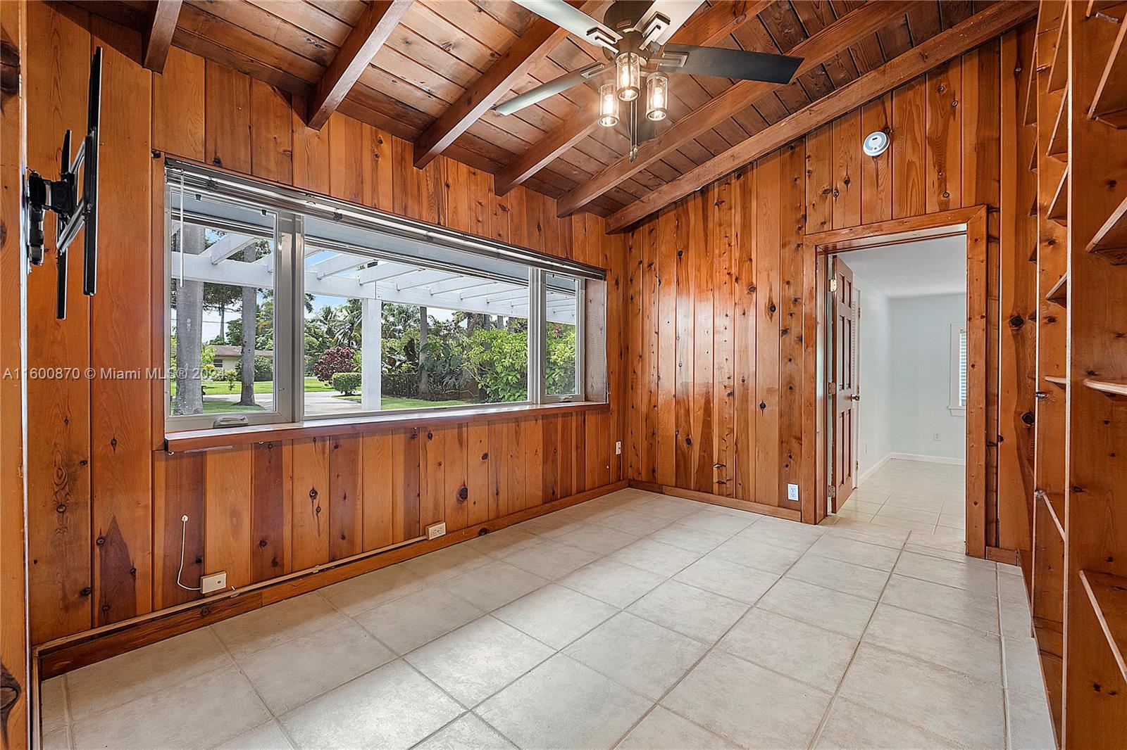 41 Holly Ln
