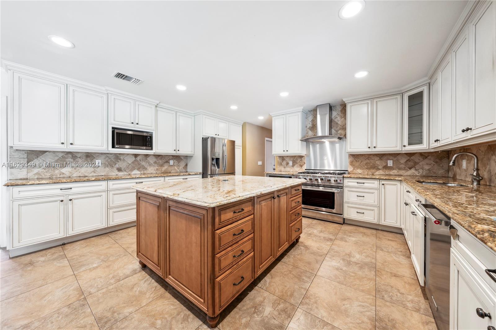 11601 Tara Dr