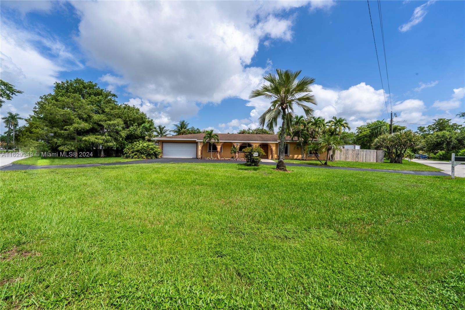 11601 Tara Dr