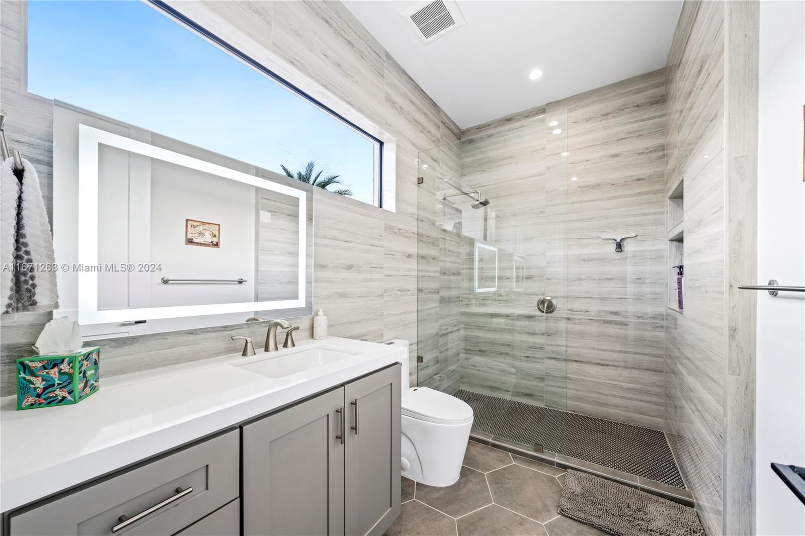 650 NW 118th Ave