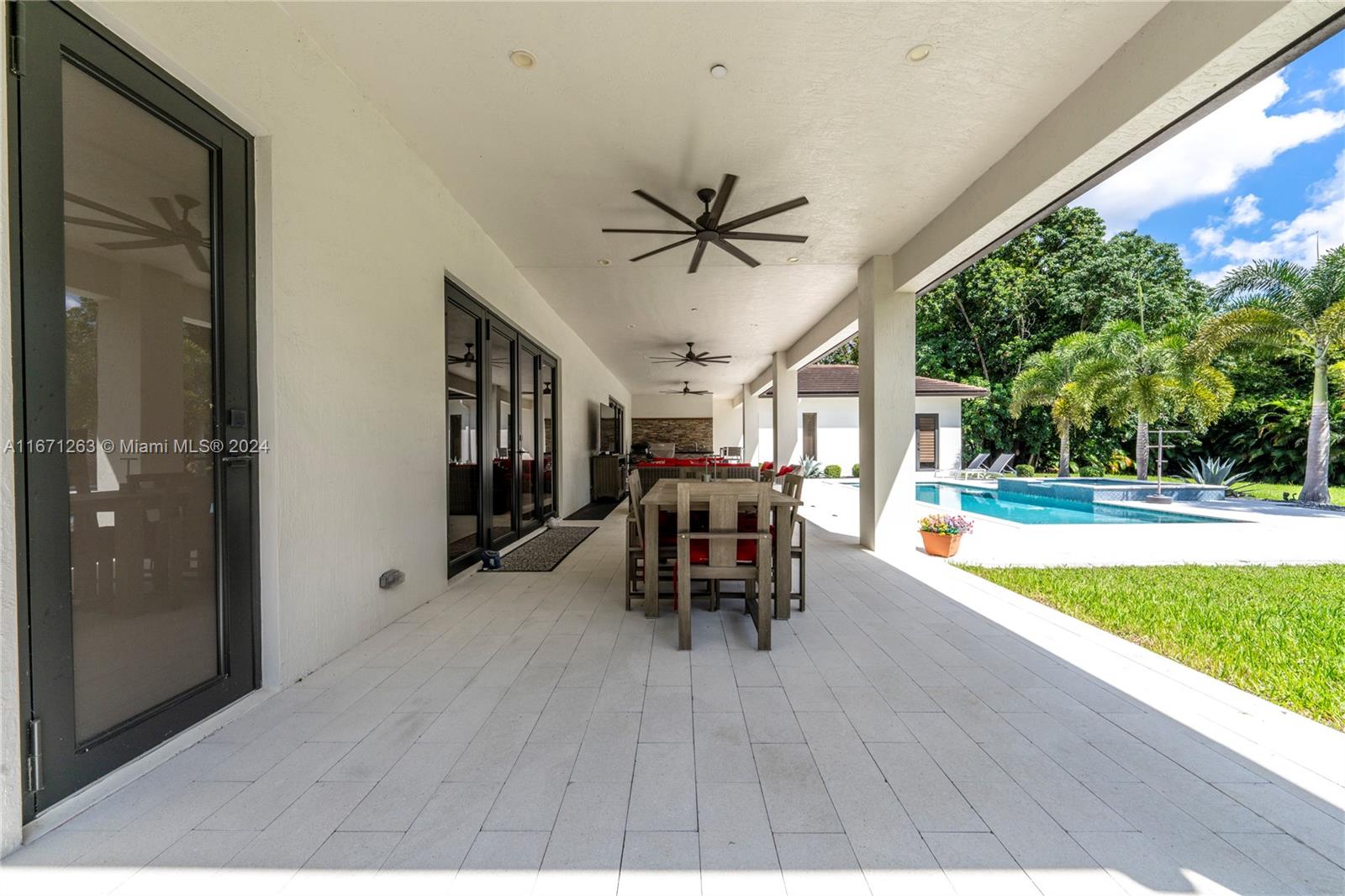 650 NW 118th Ave