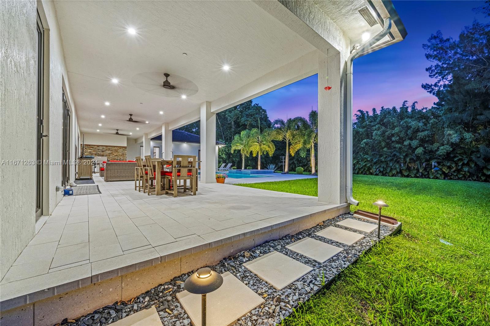 650 NW 118th Ave