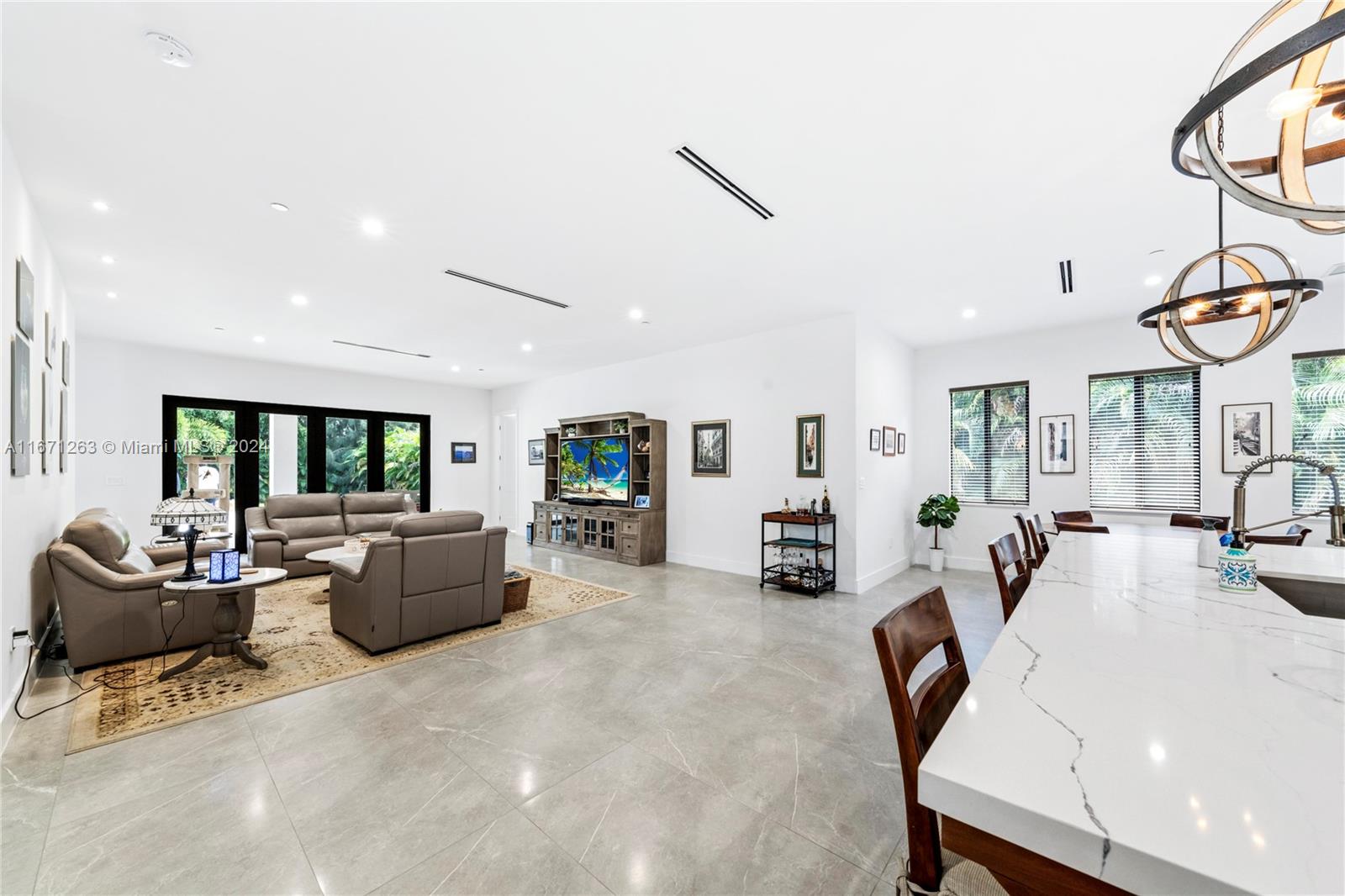 650 NW 118th Ave