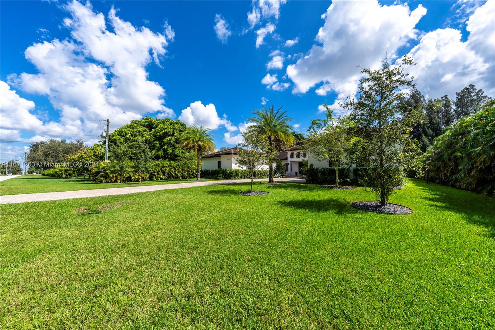 650 NW 118th Ave