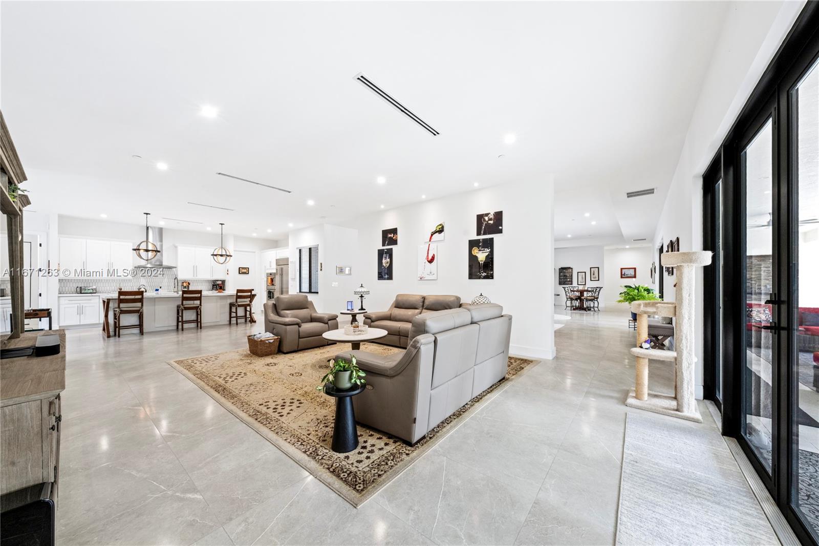 650 NW 118th Ave