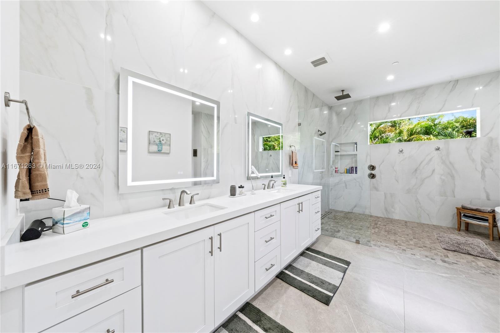 650 NW 118th Ave