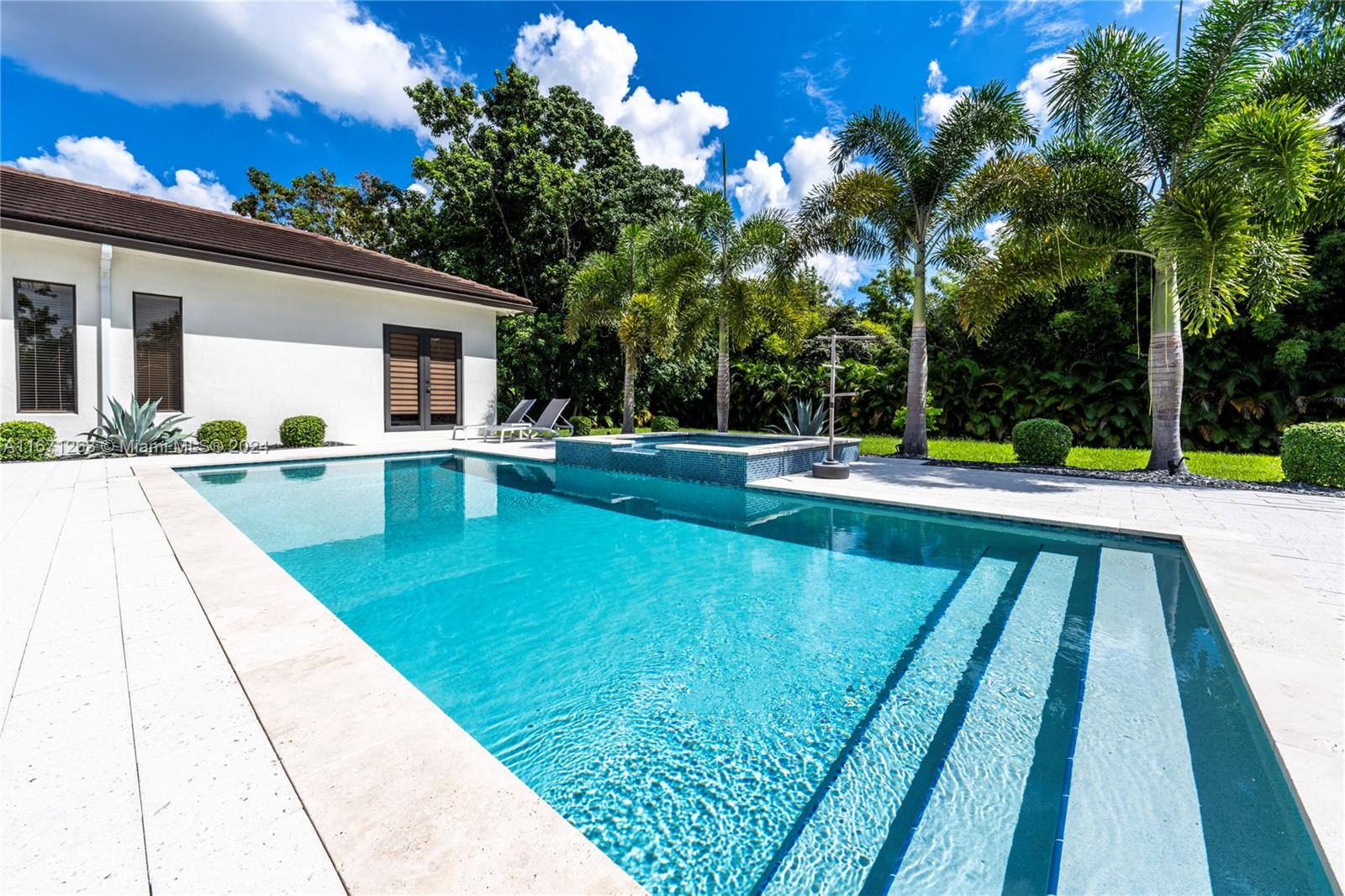 650 NW 118th Ave