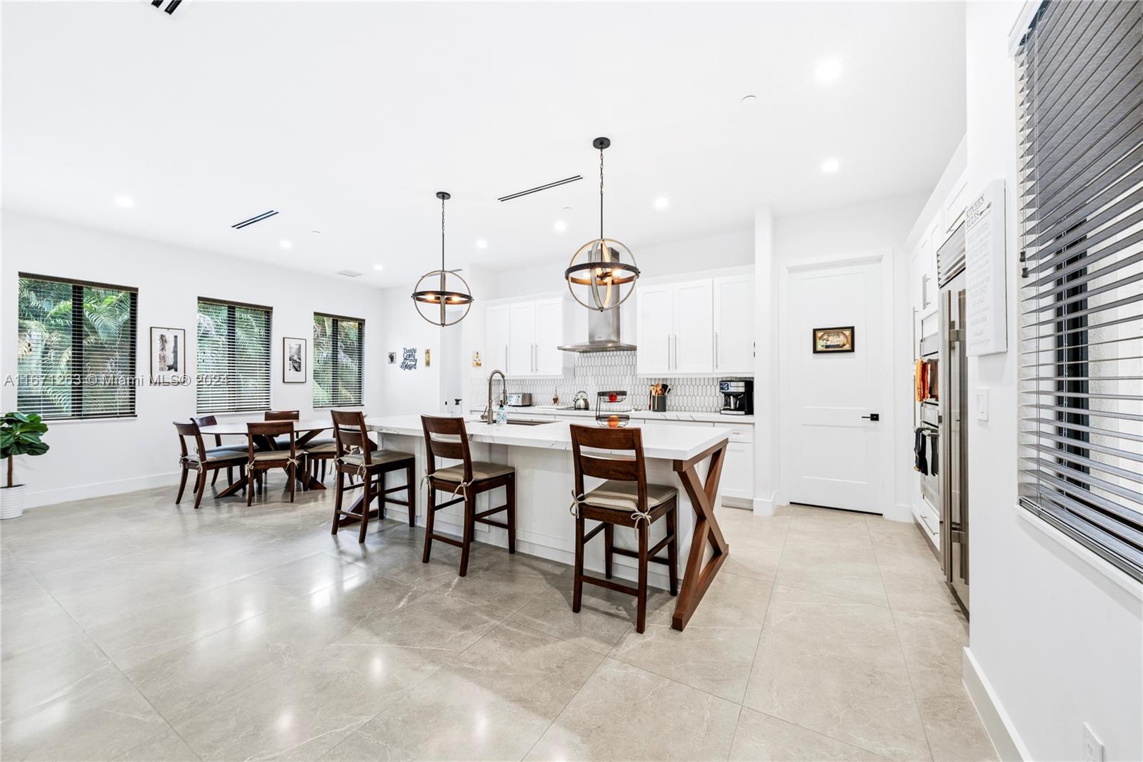 650 NW 118th Ave