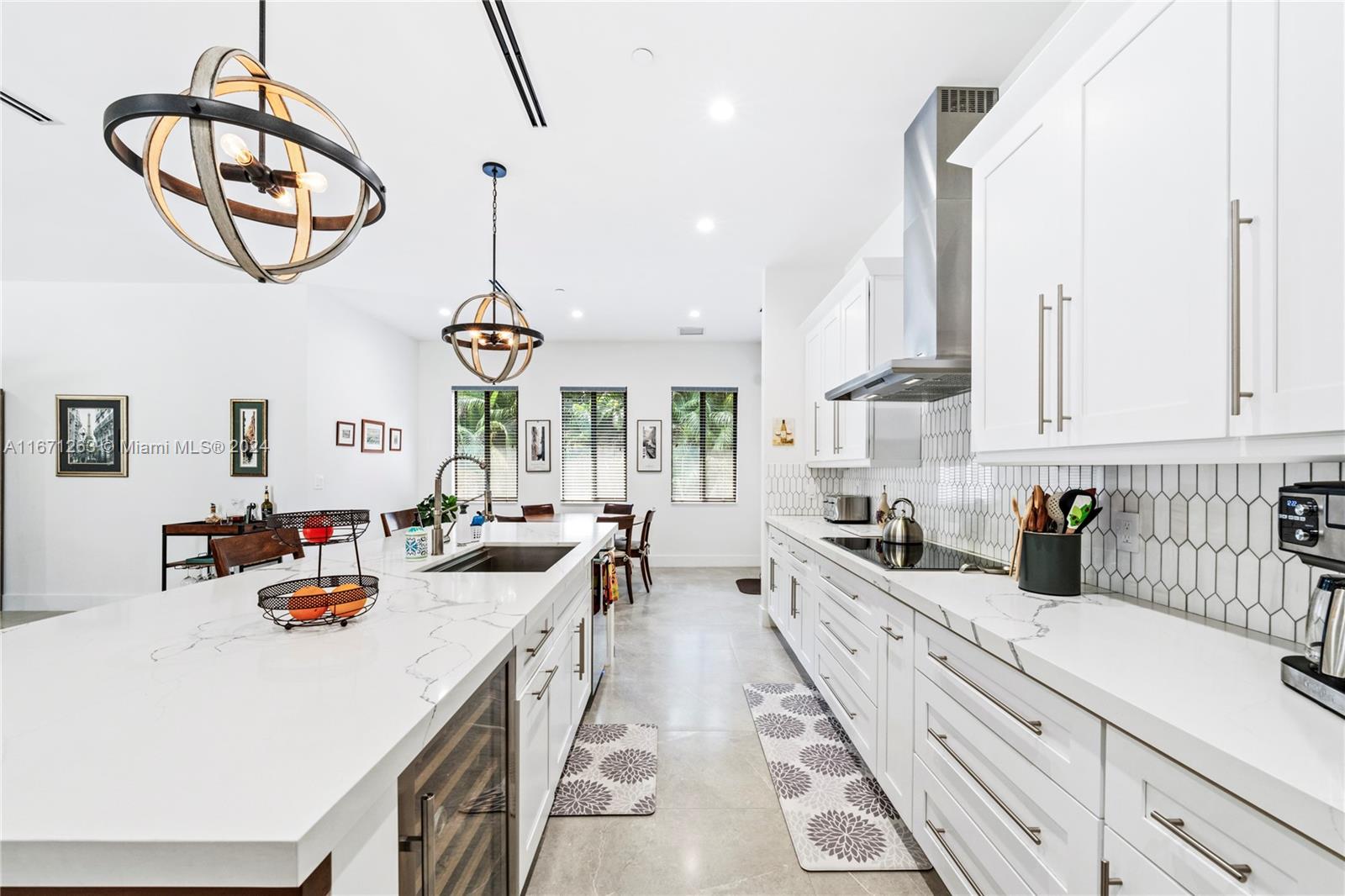 650 NW 118th Ave
