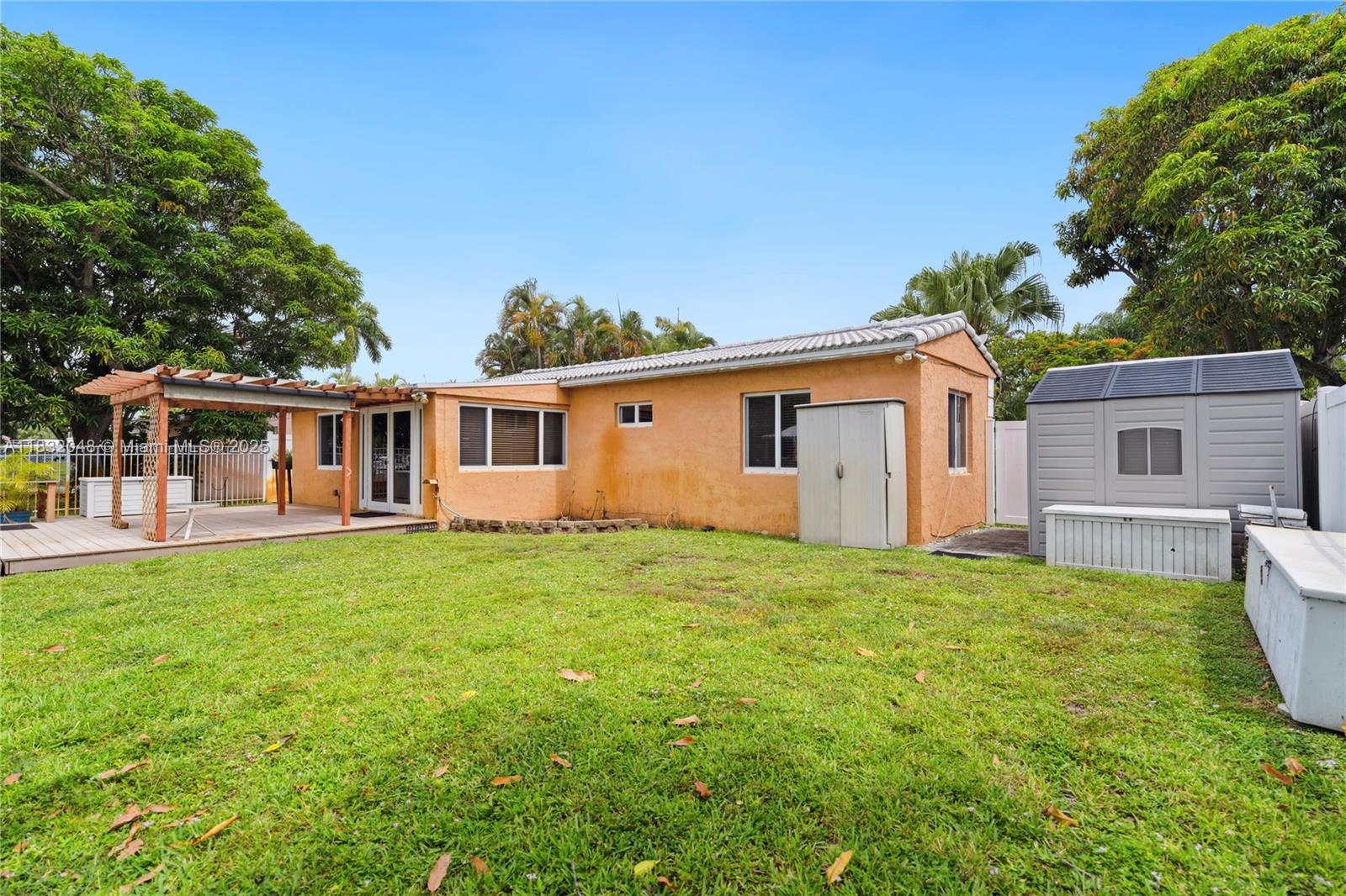 1328 Mango Isle