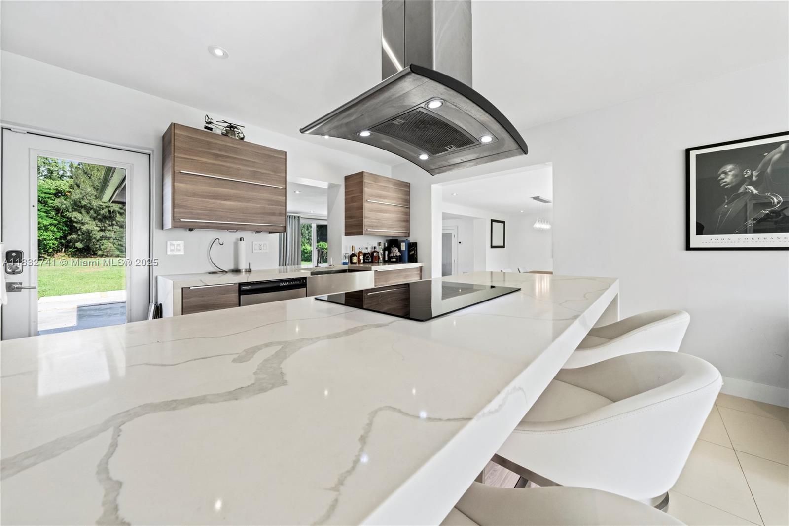 217 E Acre Dr