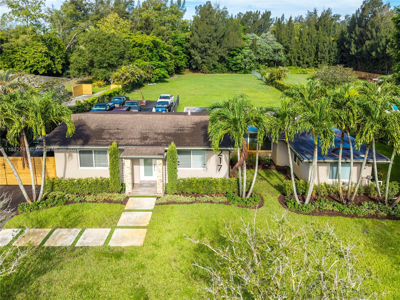 217 E Acre Dr