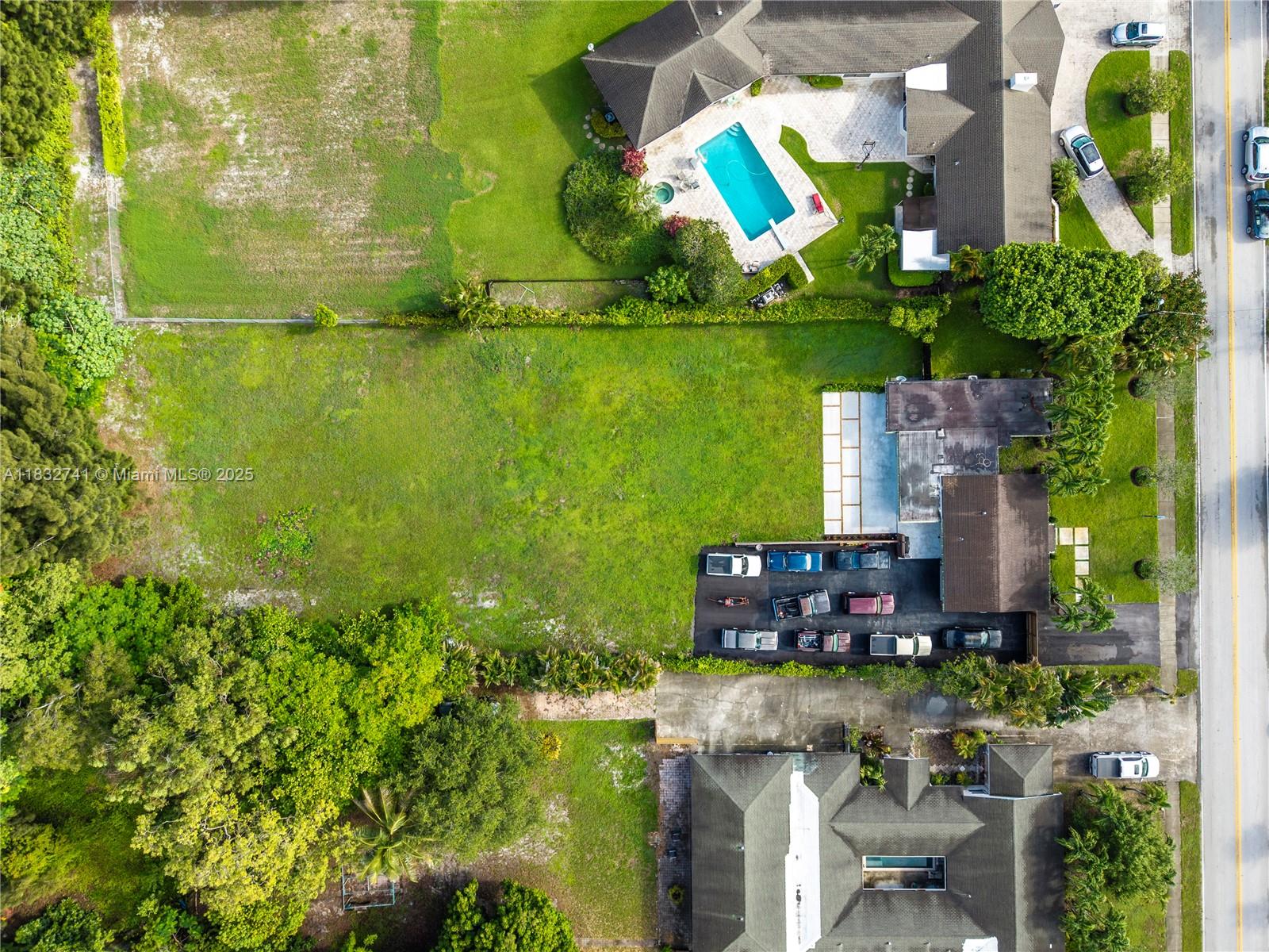 217 E Acre Dr