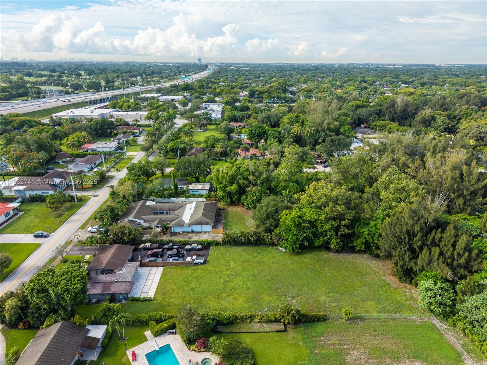 217 E Acre Dr