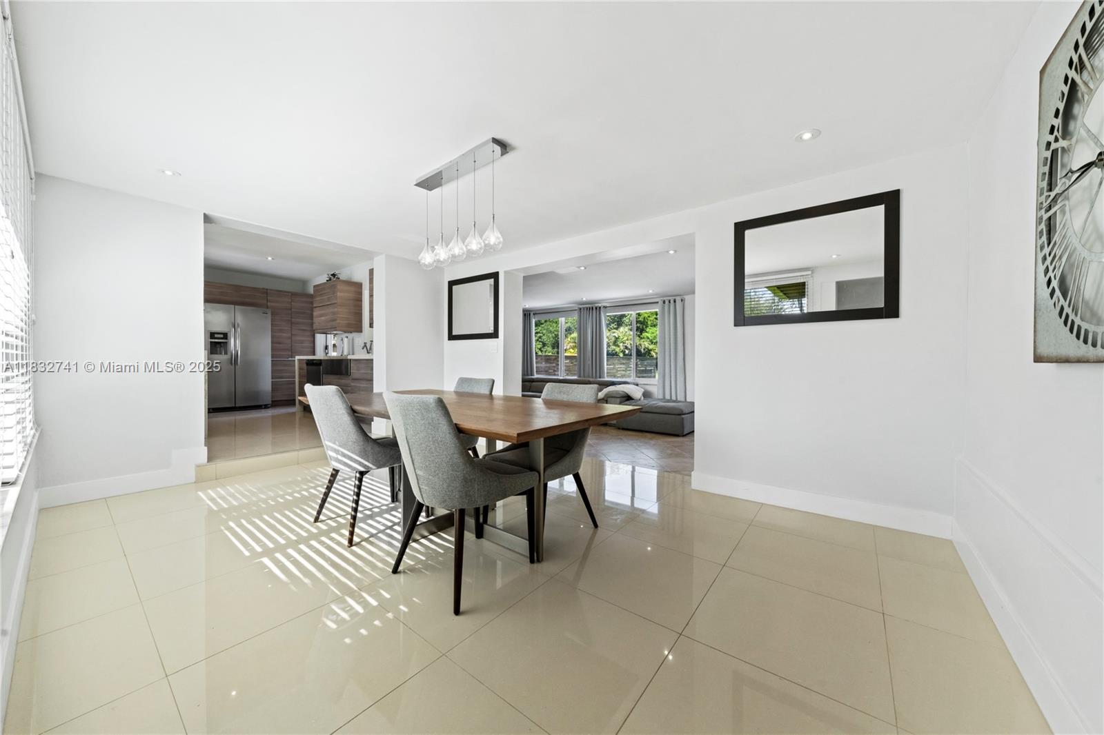 217 E Acre Dr