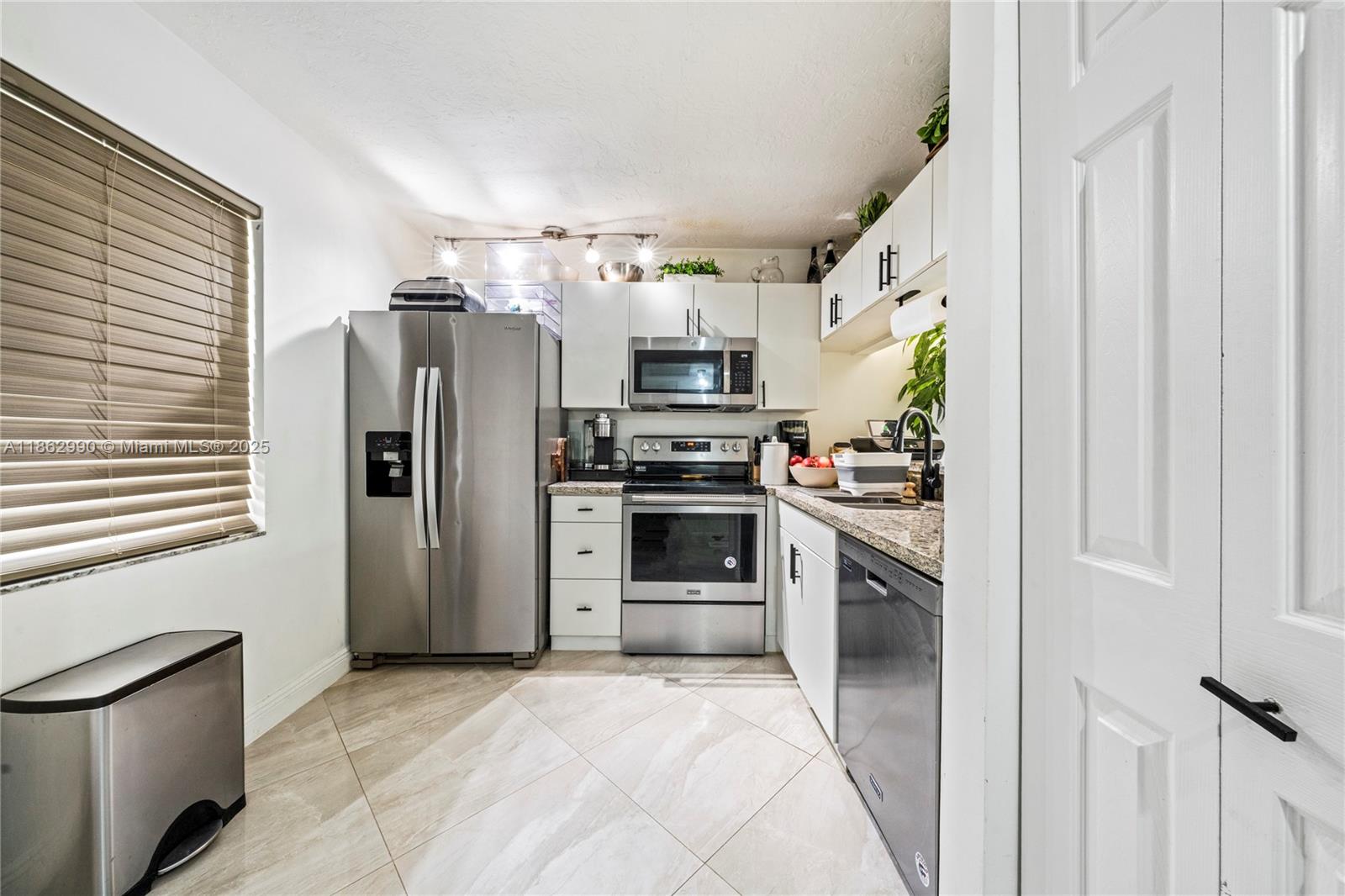 10401 W Broward Blvd # 209
