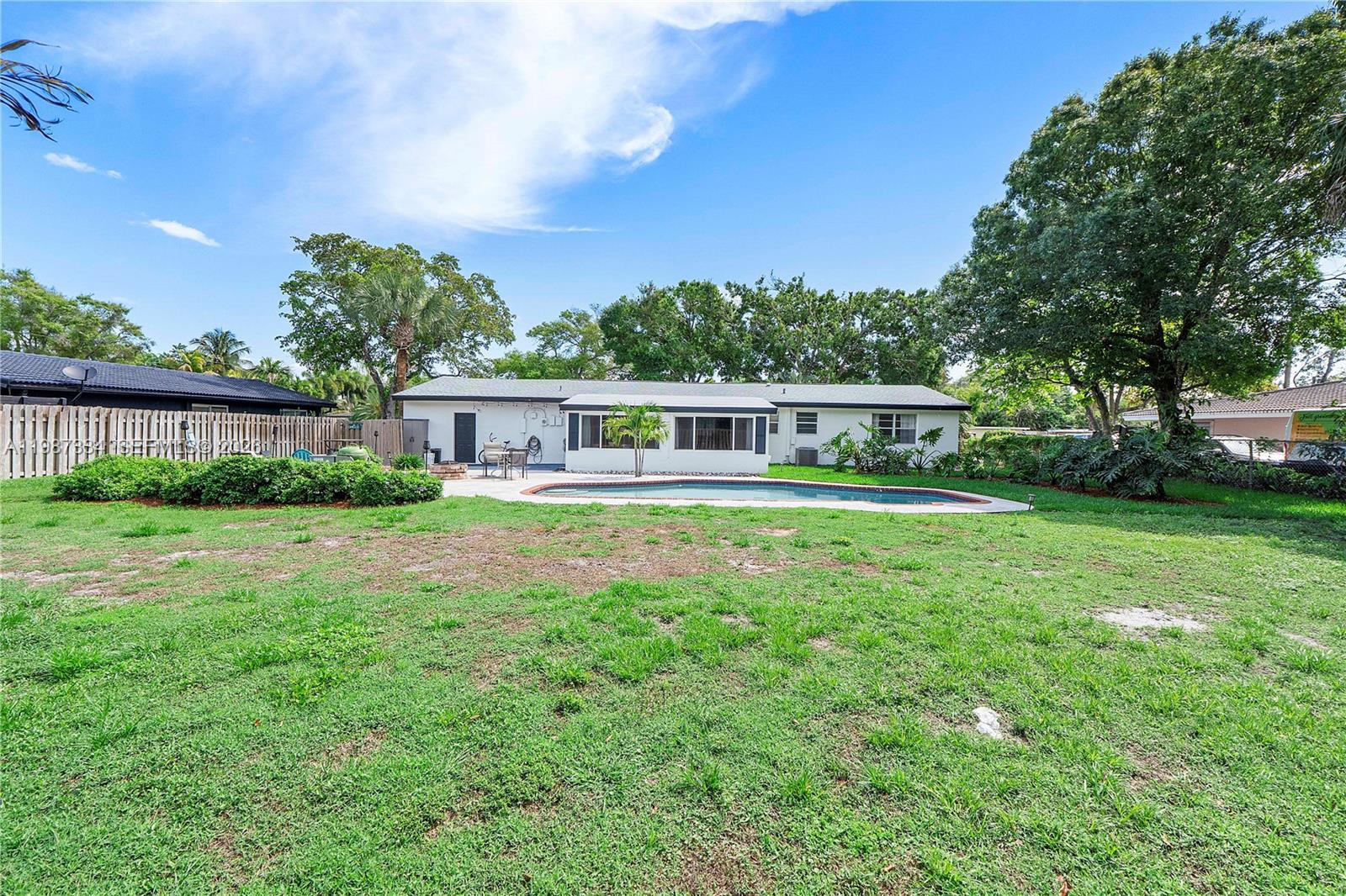 885 Camellia Ct