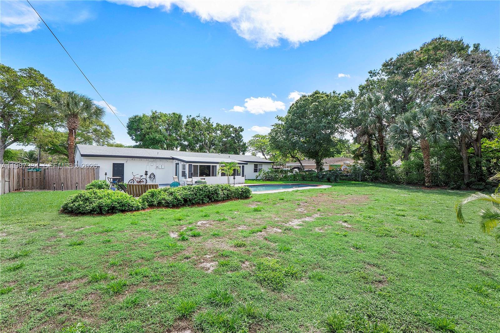 885 Camellia Ct